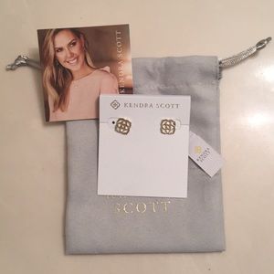 Kendra Scott earrings!